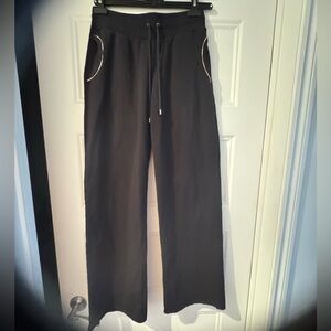 Burberry pants black and tartan accent like new